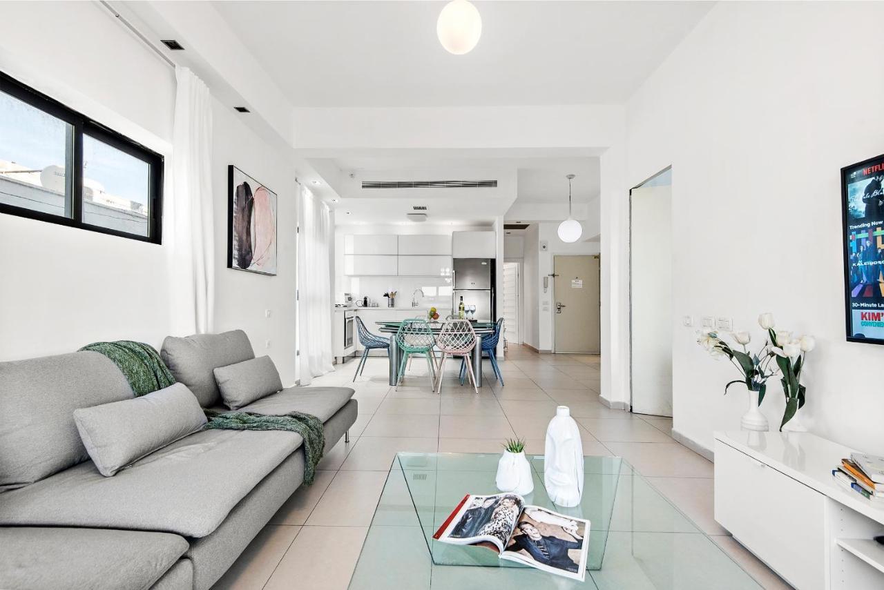 Glorious Renovated Apartment On Top Of The Beach Tel Aviv Luaran gambar