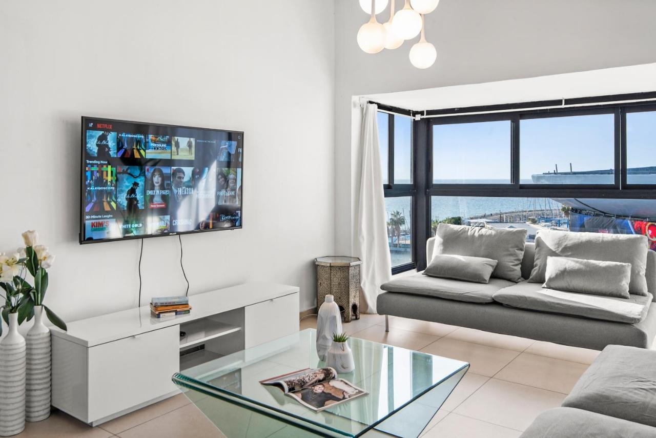 Glorious Renovated Apartment On Top Of The Beach Tel Aviv Luaran gambar